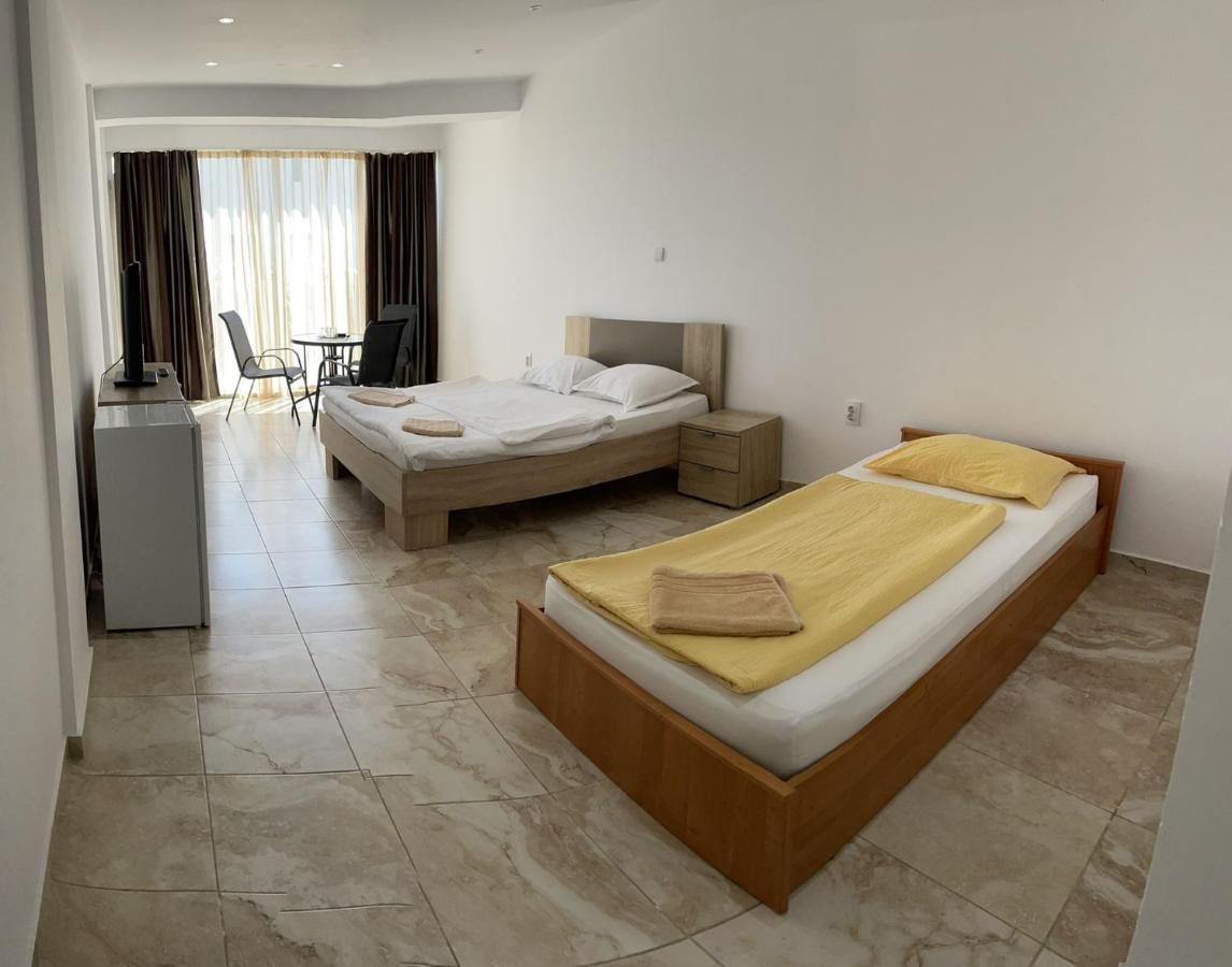 Casa Bellevue Apartment คอสติเนช ภายนอก รูปภาพ